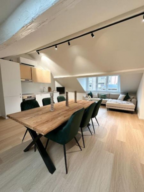 Duplex hyper centre